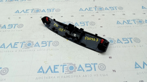 Накладка управления стеклоподъемником задняя правая Toyota Camry v70 18-20 черн, царапины