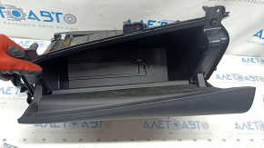 Перчаточный ящик, бардачок Toyota Camry v70 18-21 черн, царапины