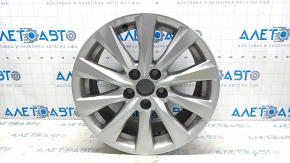 Roata de 17 inch Toyota Camry v70 18- are ciobituri.