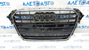 Решетка радиатора в сборе Audi A4 B8 13-16 рест глянец, S line, облезло покрытие