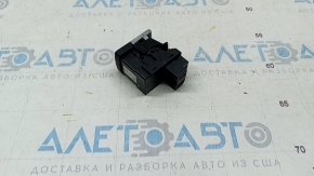 Кнопка паркинга Audi Q3 8U 15-18