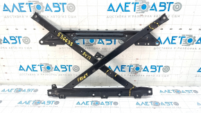 Bara de protecție a subramei față Audi A4 B8 13-16 restilizată este îndoită.