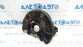 Capacul frontal dreapta Audi Q3 8U 15-18 cu husa si senzor ABS, ruginit.