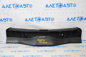 Накладка проема багажника Ford Focus mk3 11-18 5d черн, царапины, слом креп