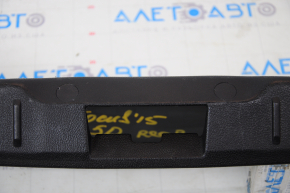 Накладка проема багажника Ford Focus mk3 11-18 5d черн, царапины, слом креп