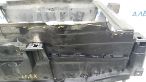 Televizorul panoului de radiator BMW X3 F25 11-17 din plastic, garnitura este ruptă.