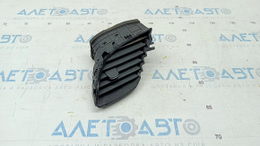 Deflectorul conductei de aer din panoul frontal stânga Chevrolet Trax 17-20 negru.