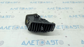 Deflectorul conductei de aer din panoul frontal central stânga Chevrolet Trax 17-20 negru.