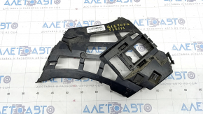 Suportul de bara fata dreapta Mercedes W167 GLE 350 450 20-23 are fixarile rupte.