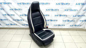 Scaunul pasagerului Infiniti QX30 17- cu airbag, sport, electric, piele neagră, uzată, încălzit, electricitate funcțională.