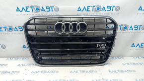 Grila radiatorului asamblată Audi A6 C7 12-15 pre-restilizare, fără cameră, negru lucios, pentru senzori de parcare, nisip, celule rupte, fisuri.