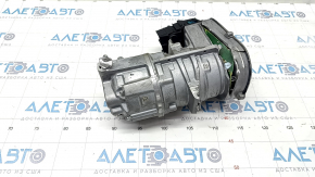 Compresorul de aer condiționat al modelului Mercedes W167 GLE 450 22-23 3.0h este defect, de vânzare în piese de schimb.