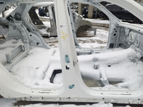 Стойка кузова центральная правая Mercedes W167 GLE 350 450 20-26 на кузове