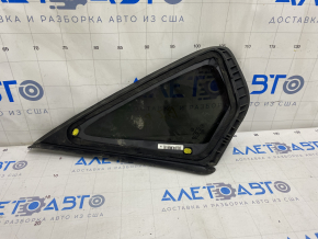 Форточка глухое стекло задняя правая VW Passat b7 12-13 USA мат, отклеивается молдинг, царапина на стекле