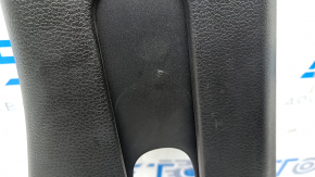 Capacul stâlpului central al centurii superioare stânga Jeep Renegade 15- negru, zgârieturi, lipsă fragment de fixare