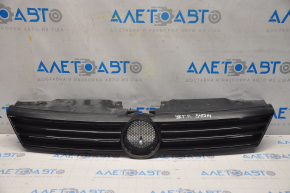 Решетка радиатора grill VW Jetta 11-14 USA без значка, песок, неоригинал