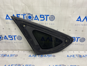 Geamul lateral din spate dreapta cu geam opac pentru Ford Fusion mk5 13-20, cu un singur element cromat, zgârieturi pe crom, zgârieturi pe sticlă