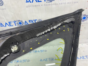 Geamul surd din sticlă din spate, dreapta, Ford Fusion mk5 13-20, un crom, zgârieturi pe crom, defect de pulverizare