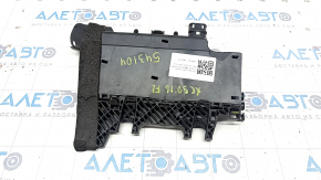 Placa de distribuție a bateriei pentru Volvo XC90 16-22 are clipele rupte.