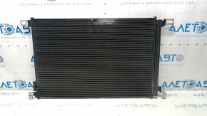 Radiatorul condensatorului de aer condiționat Audi Q7 16- cu senzor