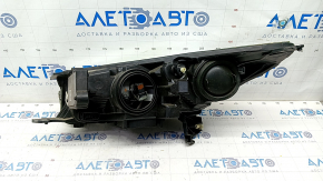 Far dreapta față asamblată Ford Escape MK3 17-19 restilizată halogen + LED luminoasă, păianjen, lac zgâriat, nisip, prindere ruptă, fără capac de protecție