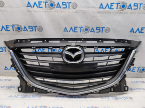 Решетка радиатора grill в сборе со значком Mazda 3 14-18 BM дорест, песок, тычка, трещины