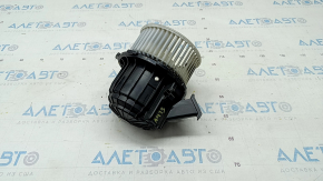 Motorul ventilatorului de încălzire Audi A4 B8 13-16 resturi