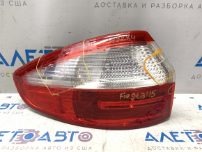 Lampa exterioară aripă stângă Ford Fiesta 14-19 restilizare 4 uși, geam spart.