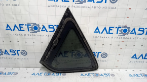 Боковая форточка правая Mazda3 03-09 HB без молдинга,царапины на стекле