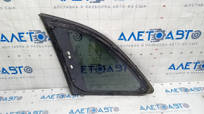 Geamul lateral din spate dreapta al Audi Q5 8R 09-17 cu zgârieturi pe sticlă