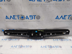 Решетка радиатора grill верхняя Subaru Forester 14-16 SJ без эмблемы и хром молдинга