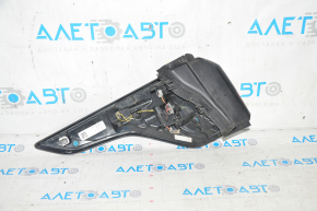 Lampa exterioară aripă dreapta Ford Escape MK3 17-19 restilizată, aer de-a lungul marginii.