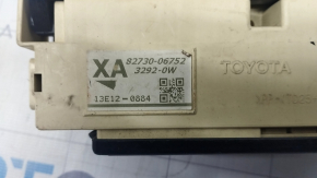 Calculatorul multiplex Toyota Camry v50 12-14 SUA are un corp deteriorat