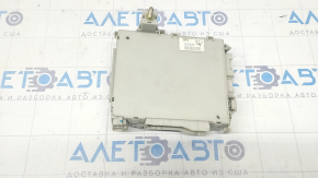 Blocul de siguranțe din portbagajul Lexus GS300 GS350 GS430 GS450h 06-11 are carcasa ruptă.