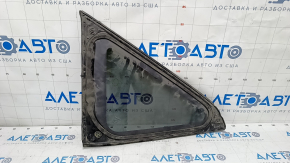 Geamul surd din spate dreapta Nissan Murano z50 03-08 zgârieturile de pe sticlă