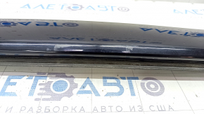 Capacul amortizorului frontal exterior stânga Ford Explorer 20- are fixările rupte, zgârieturi.