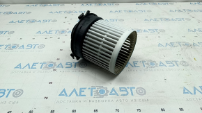 Motorul ventilatorului de încălzire Nissan Versa Note 13-19