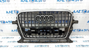 Решетка радиатора grill Audi Q5 8R 13-17 рест, под парктроники, глянец, хром, песок, трещина, облезла краска, крашен хром