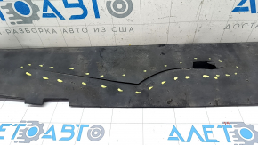 Deflector radiator pe amplificator Audi Q5 8R 09-17 crăpat, fixare ruptă