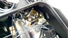 Фара передняя левая голая Audi Q5 8R 13-17 ксенон, адаптив, надломано крепление, дефект отражателя