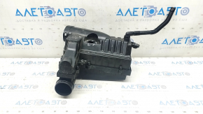 Carcasa filtrului de aer VW Passat b8 16-19 USA 1.8 sub suportul USR este sparta