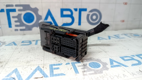 Фишка на блок ECU компьютер двигателя Toyota Prius 30 10-15 малая plug-in