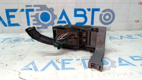 Фишка на блок ECU компьютер двигателя Toyota Prius 30 10-15 малая plug-in