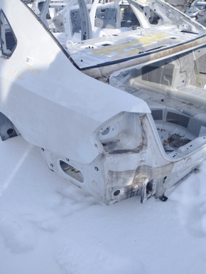 Четверть крыло задняя левая VW Passat b8 16-19 USA на кузове, белая, тычки