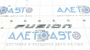 Emblema cu inscripția FUSION de pe ușa din față stângă a Ford Fusion mk5 13-20.