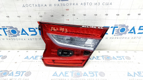 Фонарь внутренний крышка багажника правый Honda Accord 18-22 hybrid, царапины