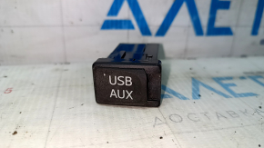 Hub USB, AUX Lexus CT200h 11-13