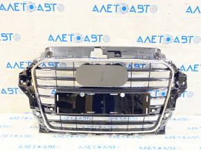 Решетка радиатора grill в сборе Audi A3 8V 15-16 Чёрн с хром молд новый неоригинал