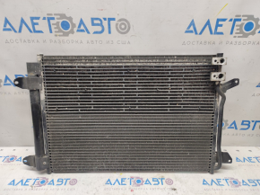 Condensator radiator aer conditionat VW Beetle 12-19 faguri a cazut