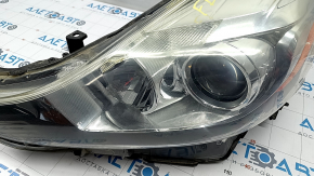 Far fata stanga Toyota Prius V 15-17 gol, odihna, halogen, nisip, crepon